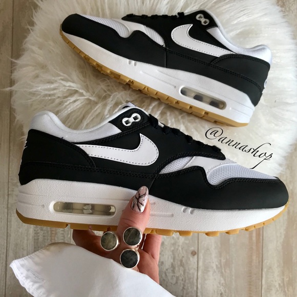 Nike Shoes - NWT Nike Air Max 1